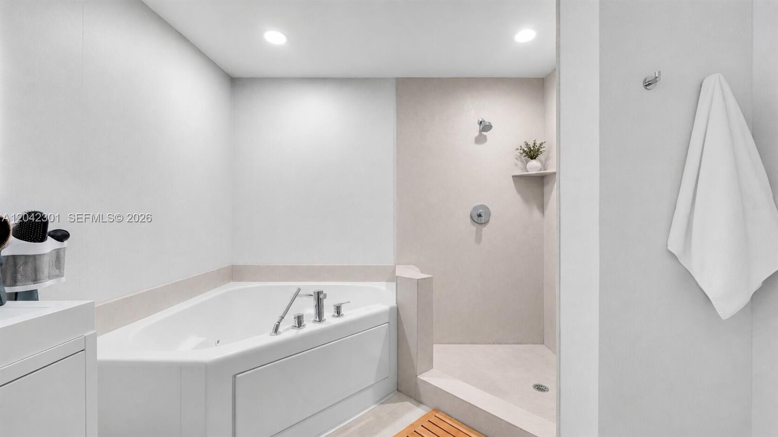 Photo of 3029 188th St  #822, Aventura, Florida, 33180 - 