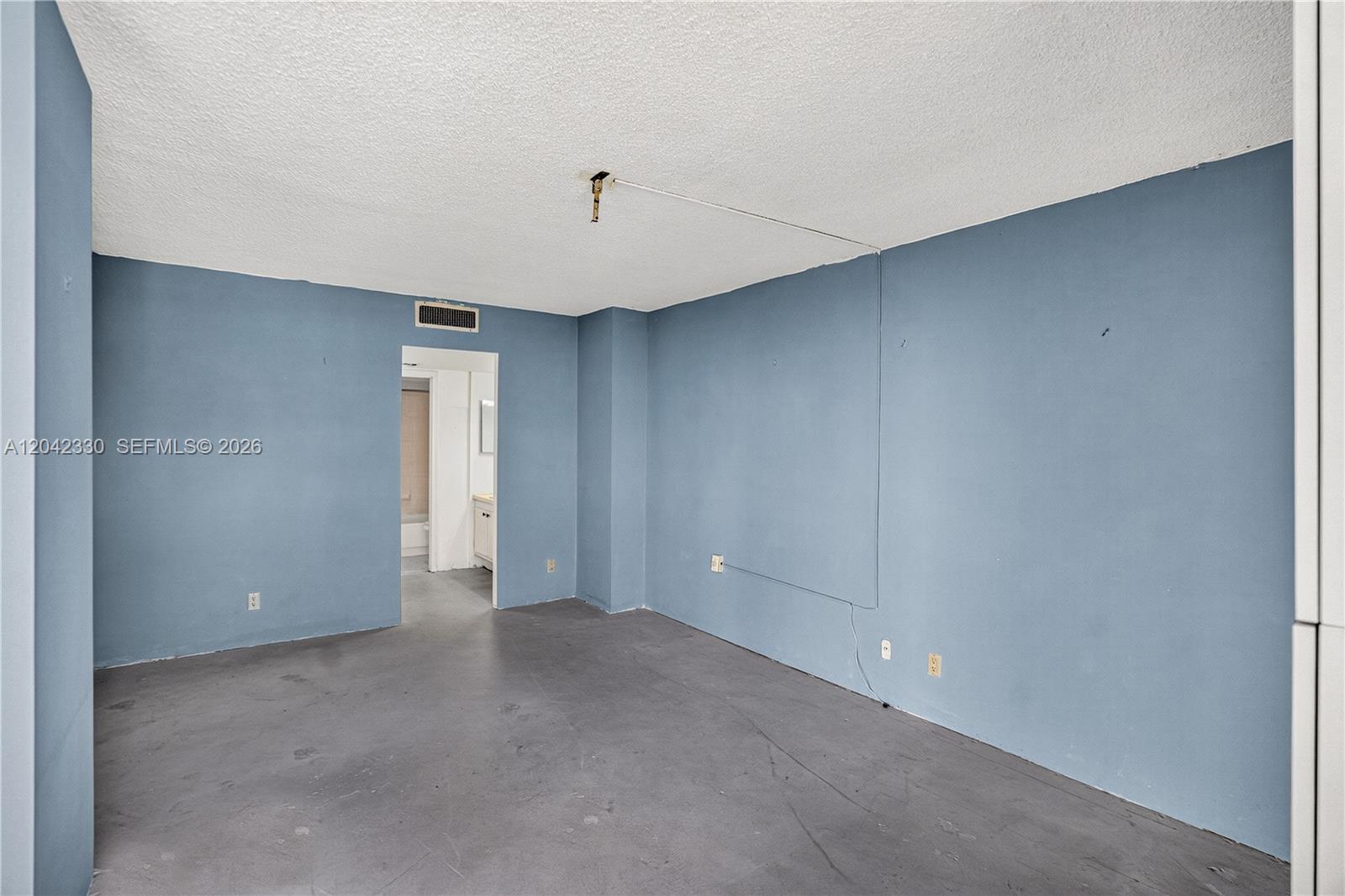 Photo of 20301 Country Club Dr #2122, Aventura, Florida, 33180 -