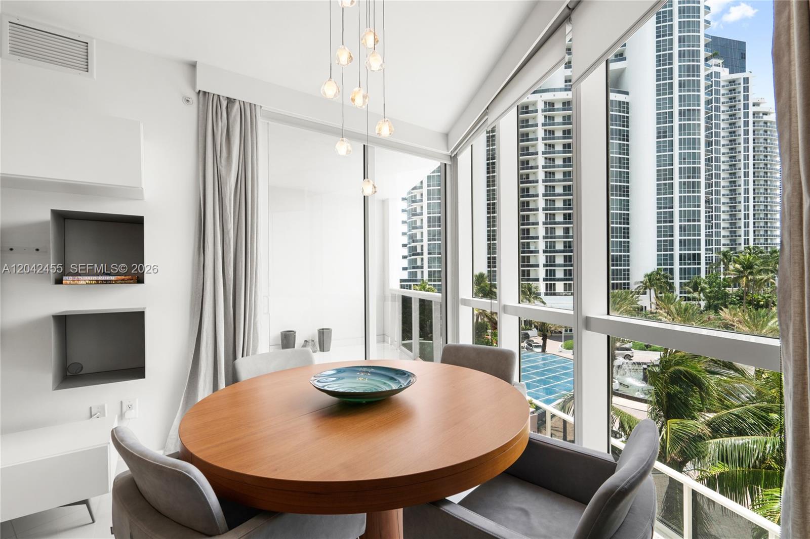 603 1 / 2 914 sq. ft. $ 2026-06-24 0 foto