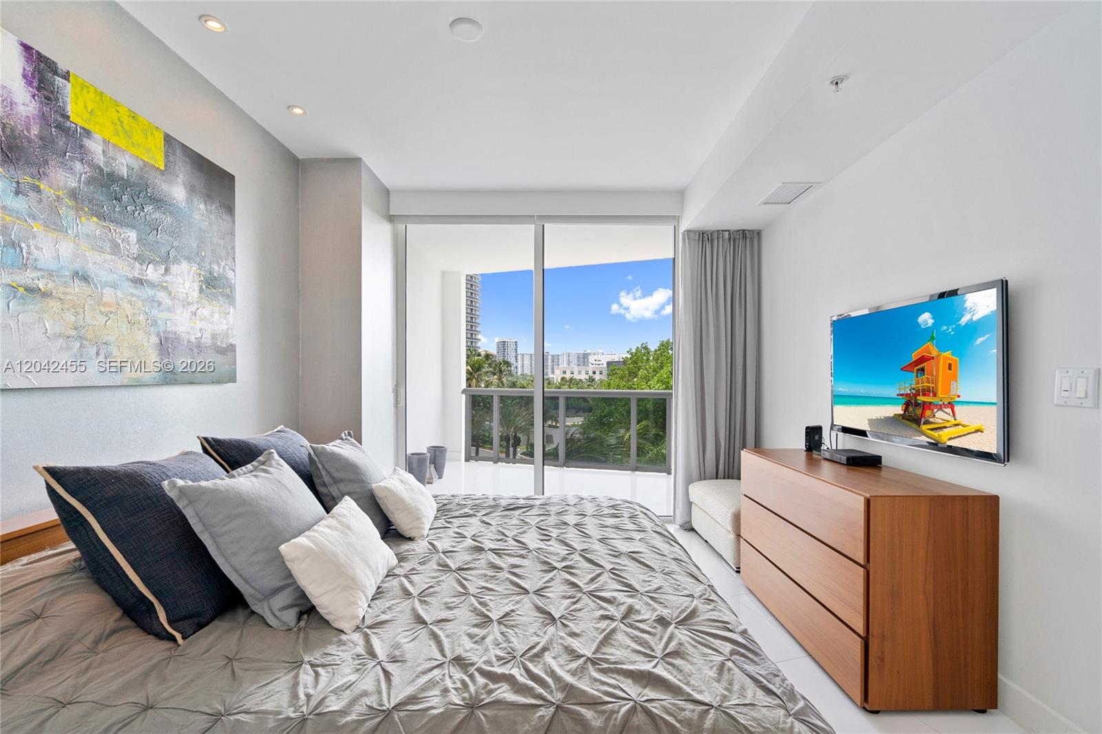 603 1 / 2 914 sq. ft. $ 2026-06-24 0 foto