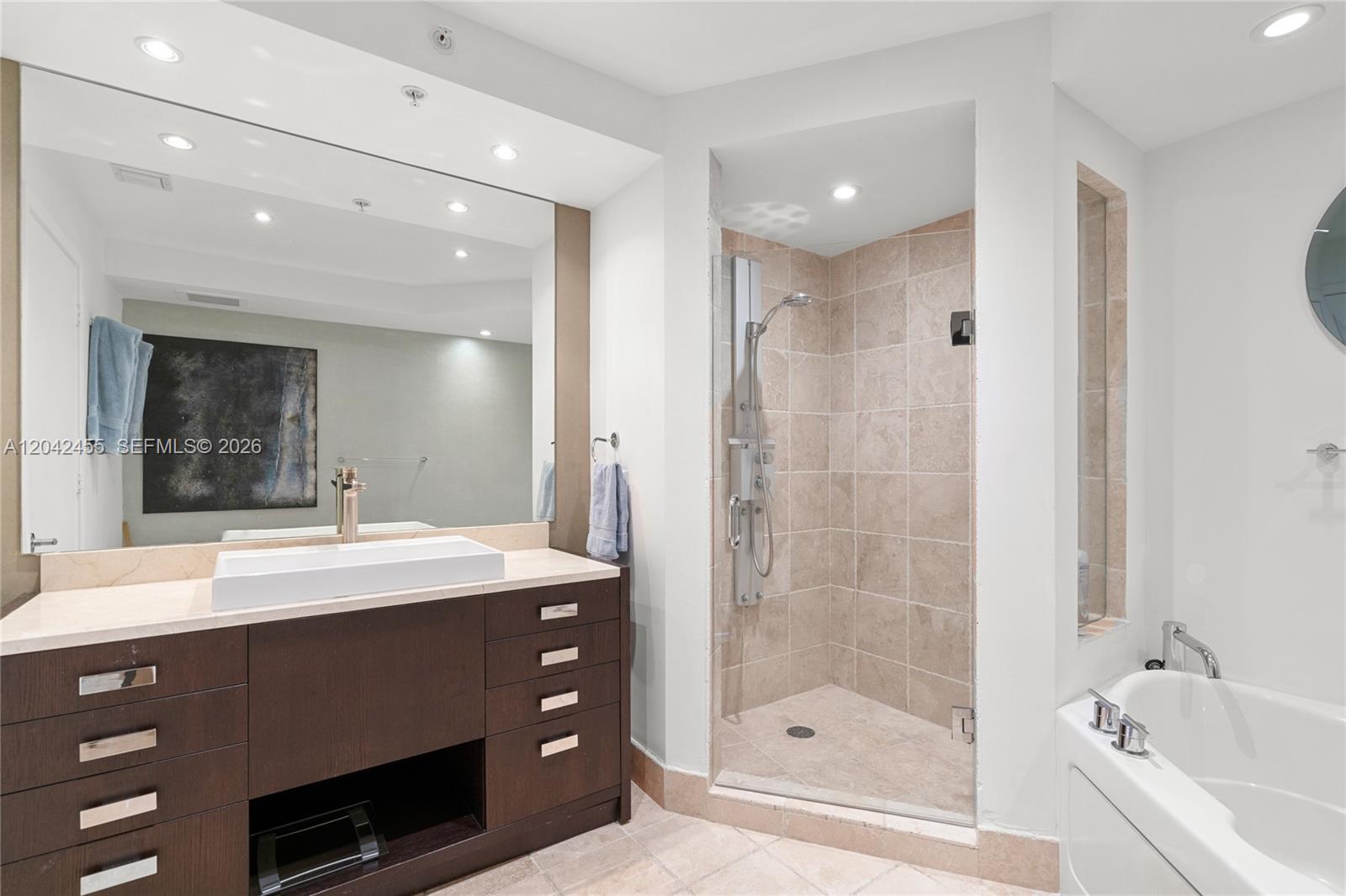 603 1 / 2 914 sq. ft. $ 2026-06-24 0 foto