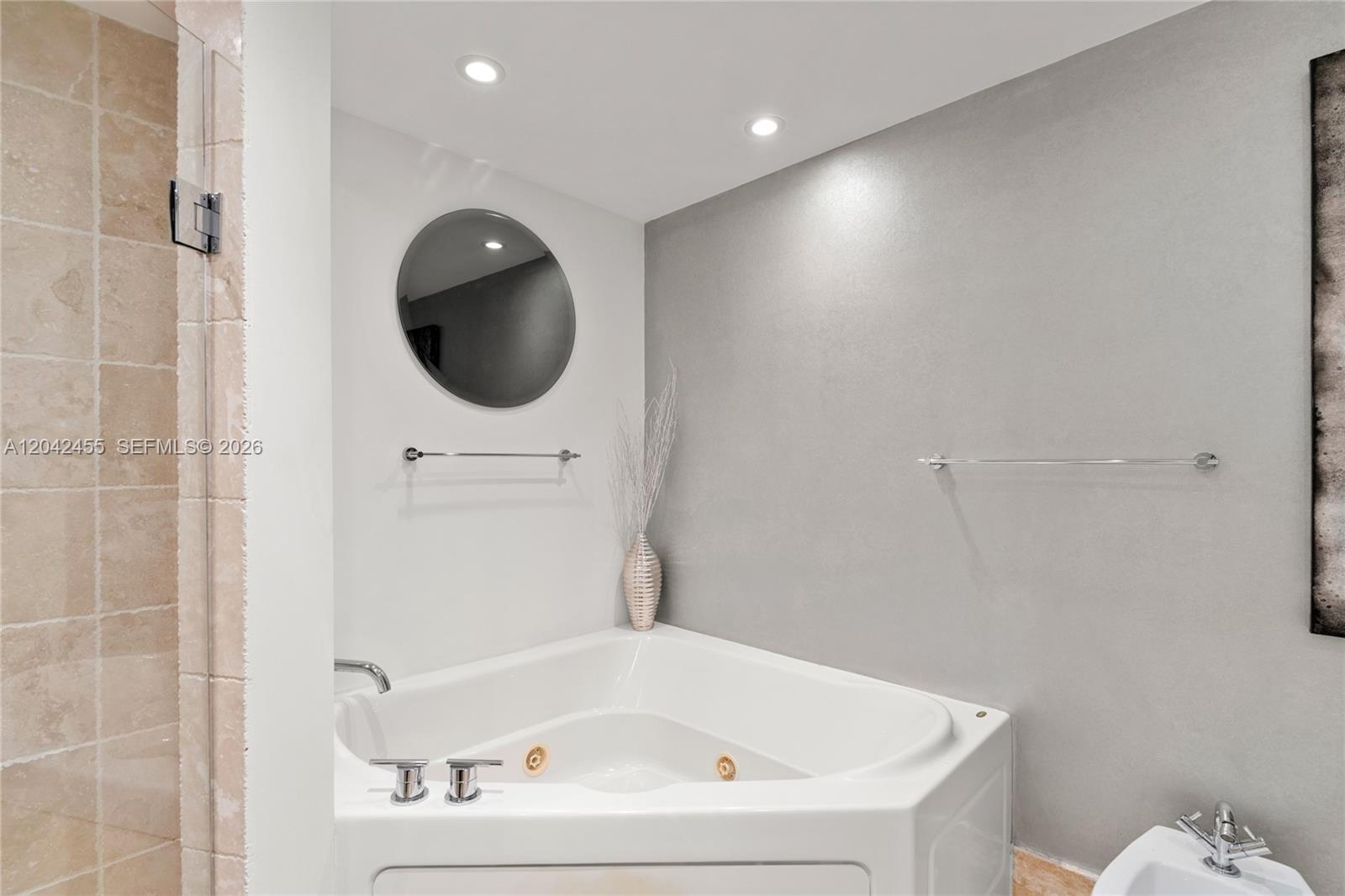 603 1 / 2 914 sq. ft. $ 2026-06-24 0 foto
