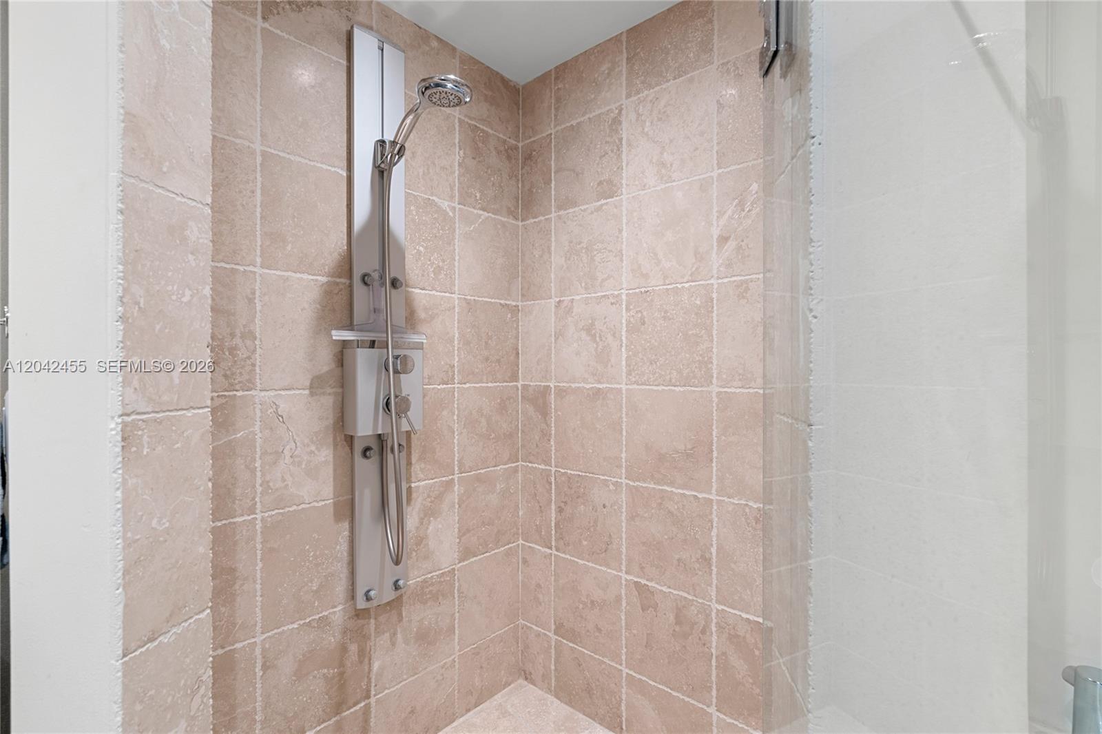 603 1 / 2 914 sq. ft. $ 2026-06-24 0 foto