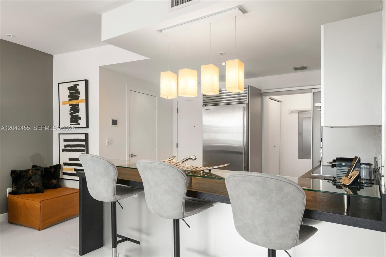 603 1 / 2 914 sq. ft. $ 2026-06-24 0 foto