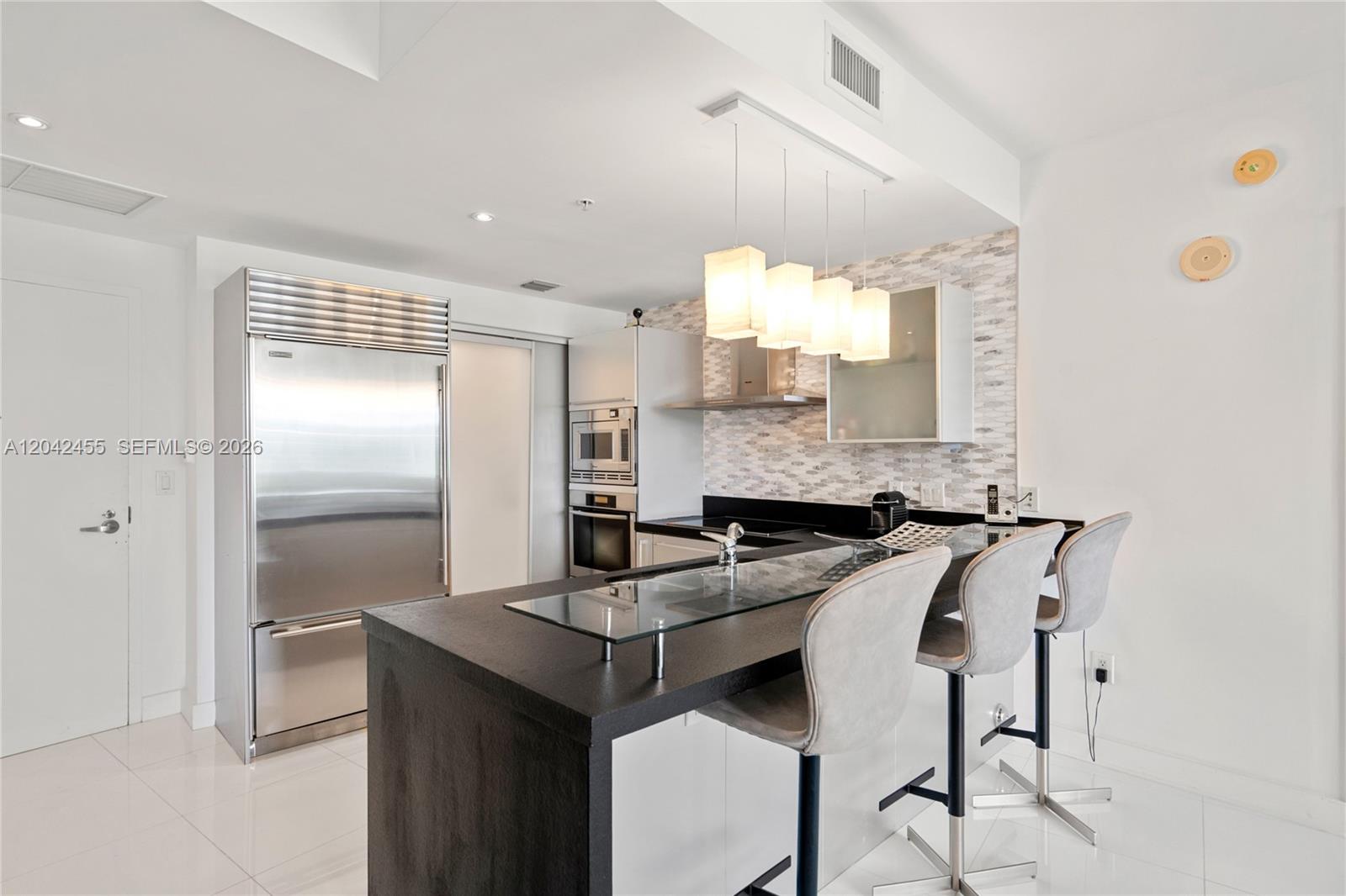 603 1 / 2 914 sq. ft. $ 2026-06-24 0 foto