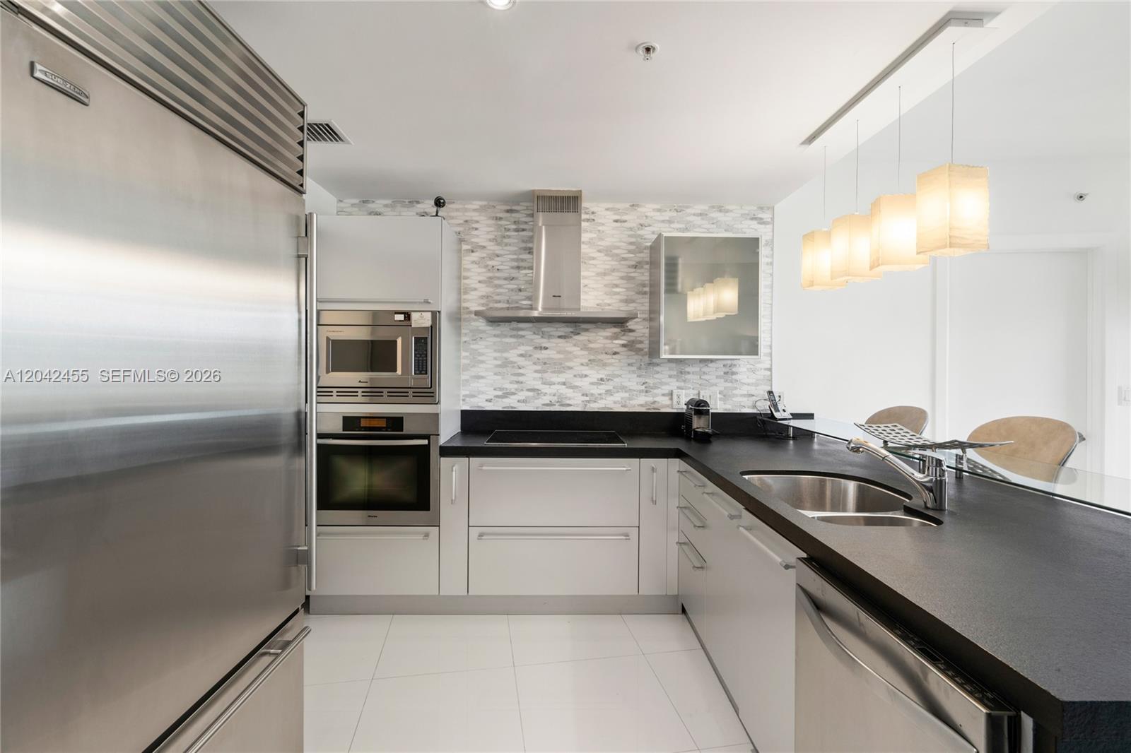 603 1 / 2 914 sq. ft. $ 2026-06-24 0 foto