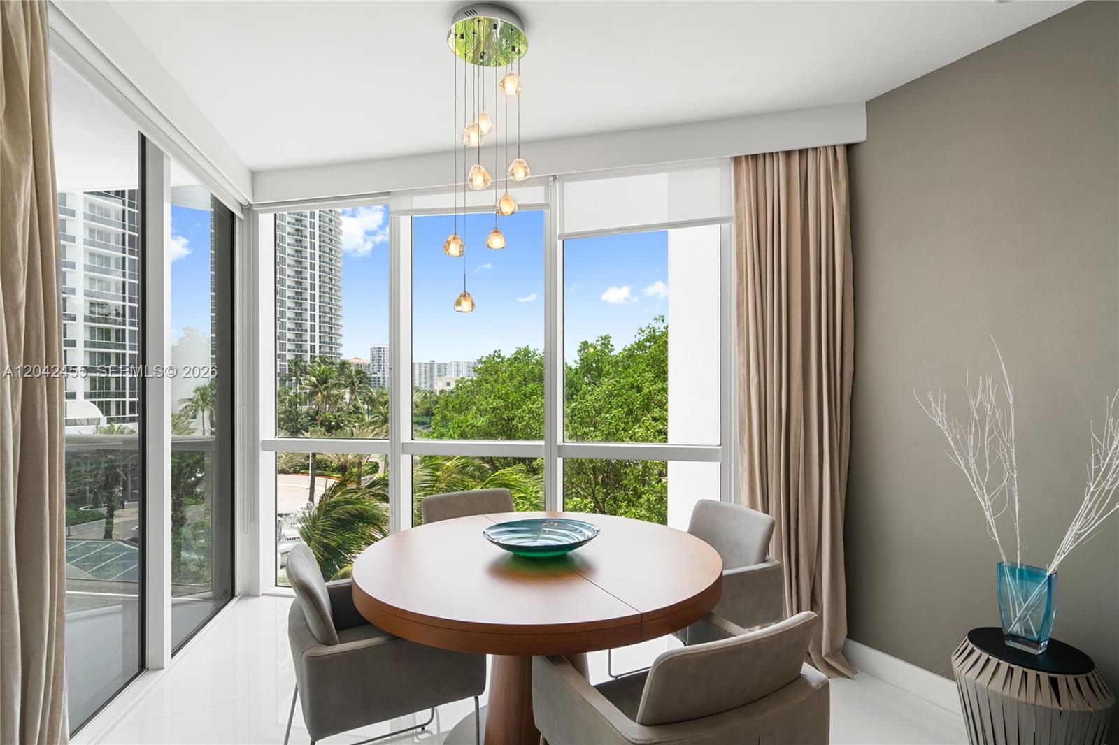 603 1 / 2 914 sq. ft. $ 2026-06-24 0 foto
