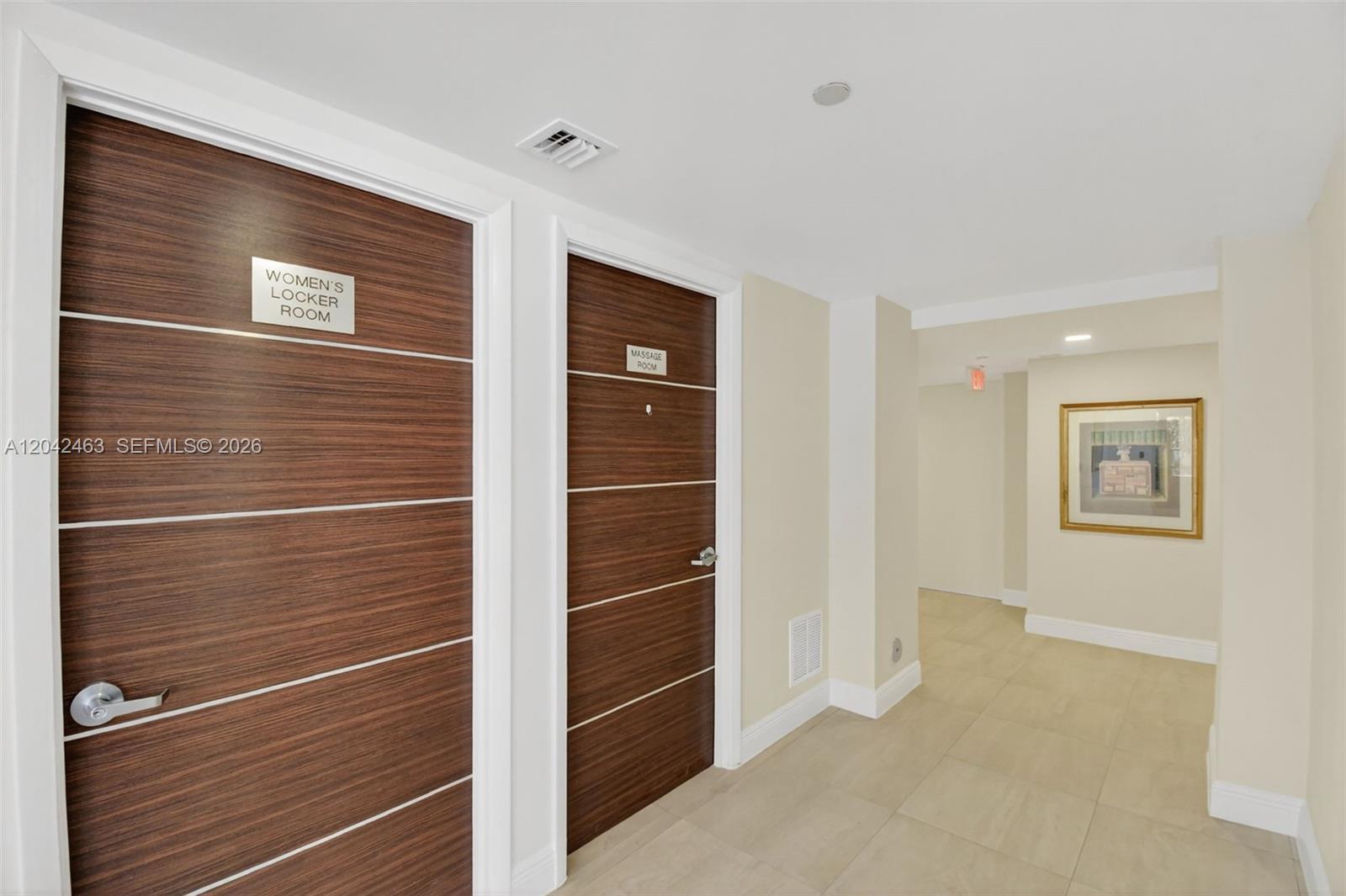 Photo of 18671 Collins Ave #1401, Sunny Isles Beach, Florida, 33160 - Locker room