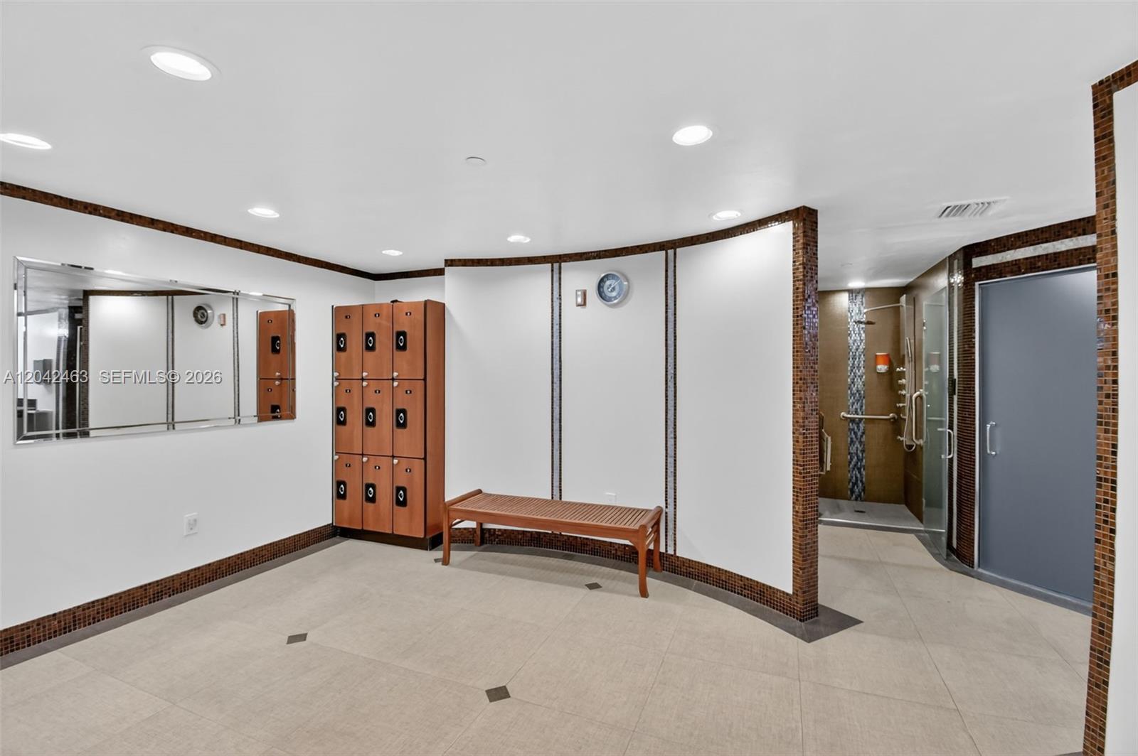 Photo of 18671 Collins Ave #1401, Sunny Isles Beach, Florida, 33160 - Locker room
