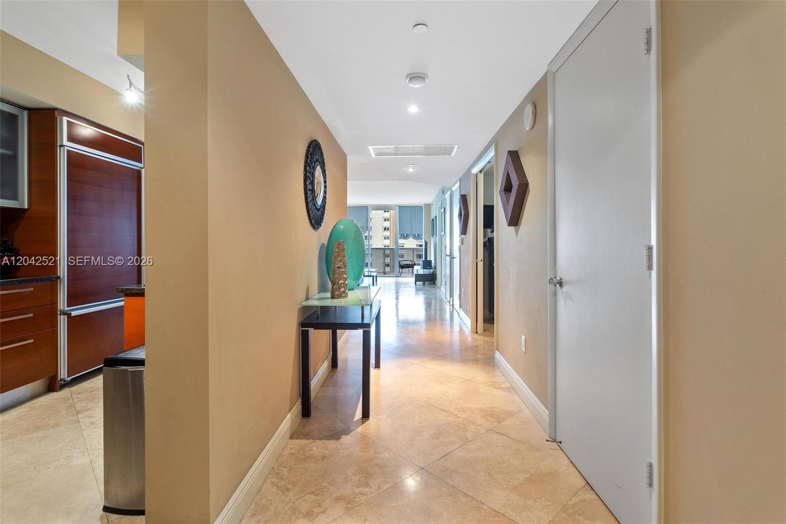 608 3 / 6 1571 sq. ft. $ 2026-06-24 0 Photo