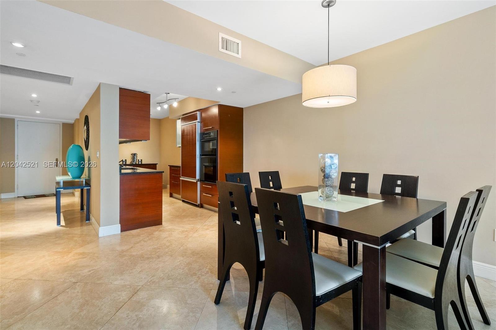 608 3 / 6 1571 sq. ft. $ 2026-06-24 0 Photo