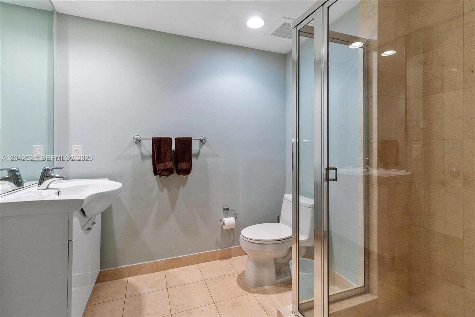 608 3 / 6 1571 sq. ft. $ 2026-06-24 0 Photo