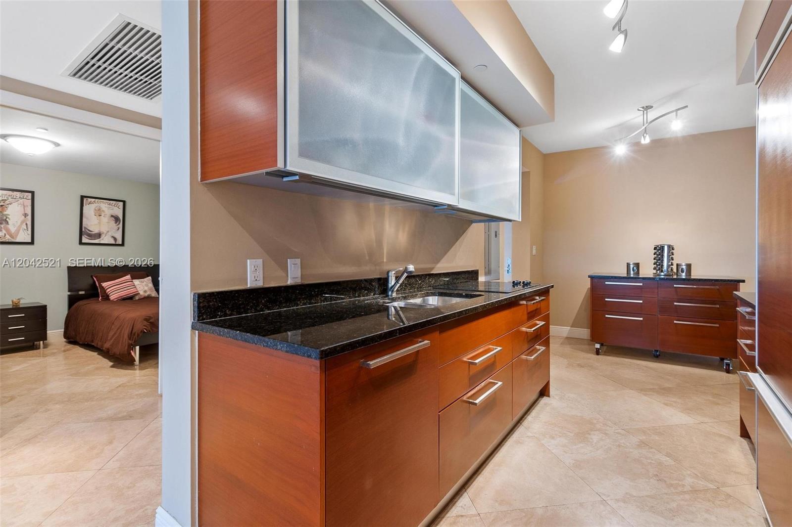 608 3 / 6 1571 sq. ft. $ 2026-06-24 0 Photo