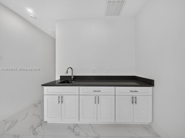   /   кв.футов $ 2026-06-24 0 Фото