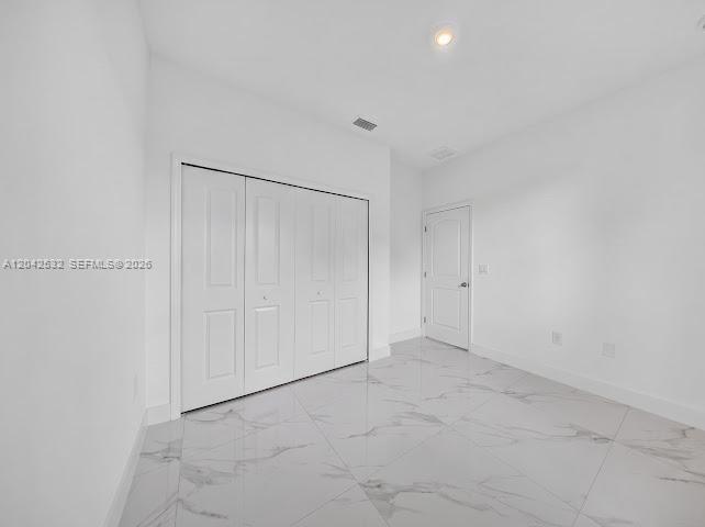   /   кв.футов $ 2026-06-24 0 Фото