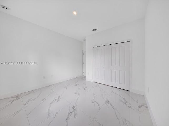   /   кв.футов $ 2026-06-24 0 Фото
