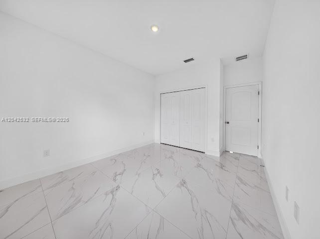   /   кв.футов $ 2026-06-24 0 Фото