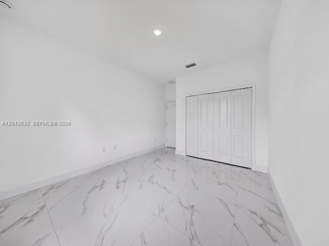   /   кв.футов $ 2026-06-24 0 Фото