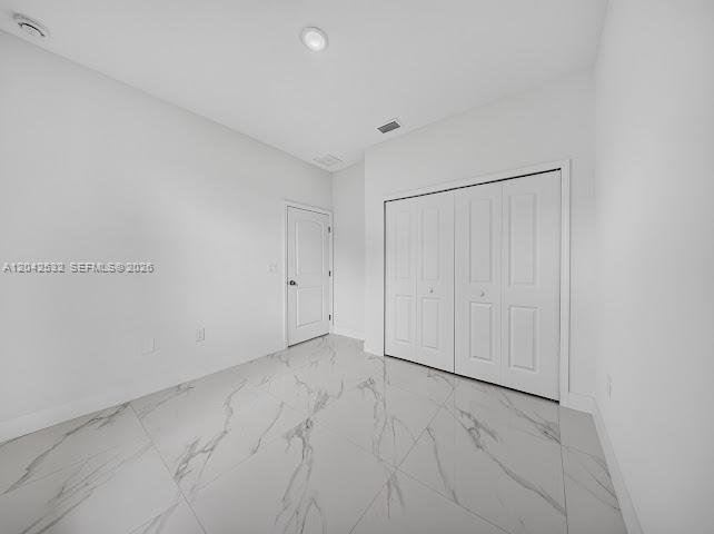   /   кв.футов $ 2026-06-24 0 Фото