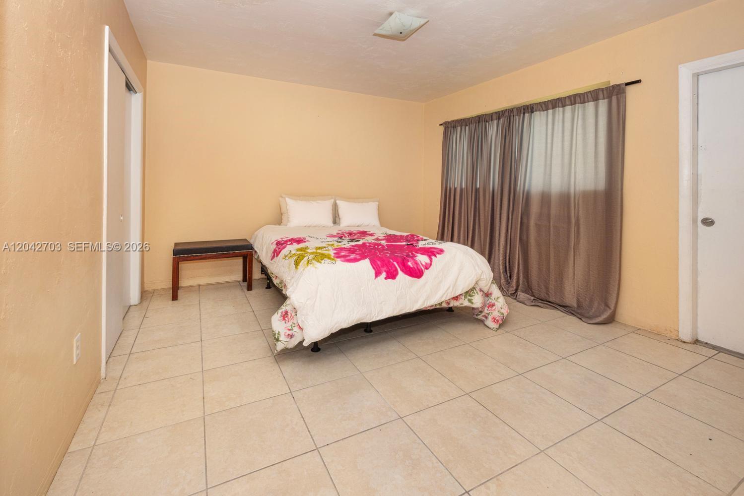   /   sq. ft. $ 2026-06-24 0 foto