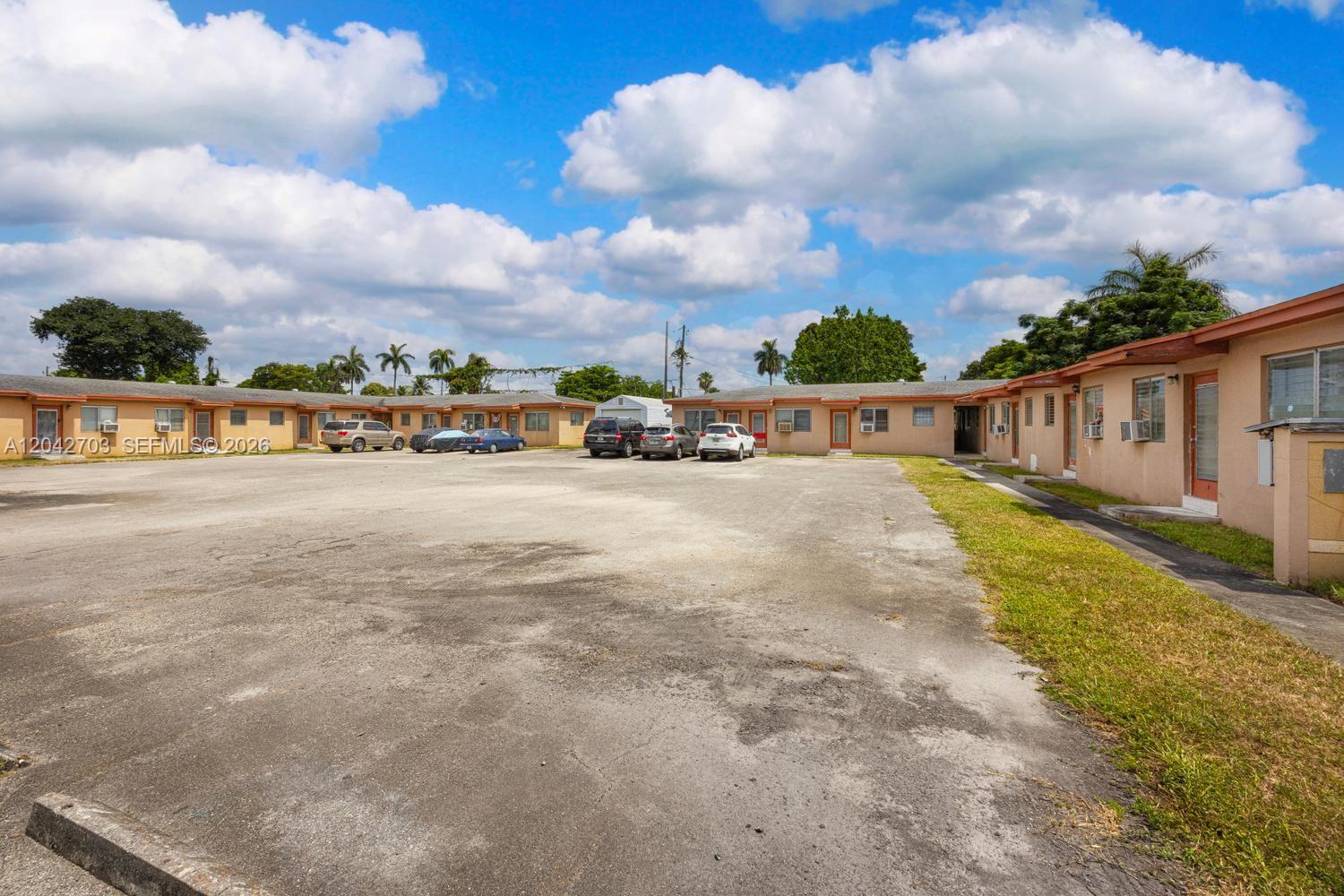   /   sq. ft. $ 2026-06-24 0 foto