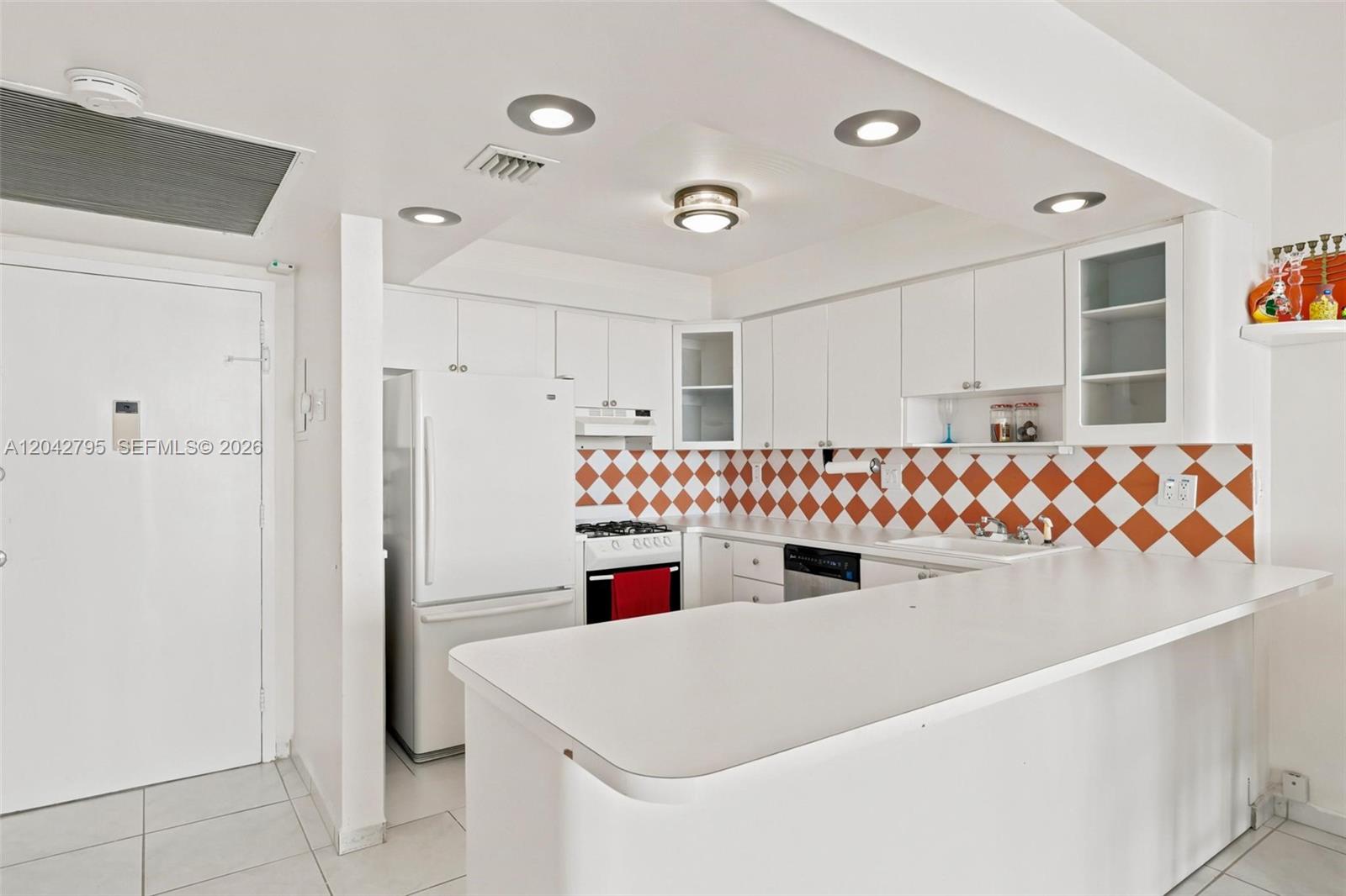 Photo of 2030 Ocean Dr  #816, Hallandale Beach, Florida, 33009 - 