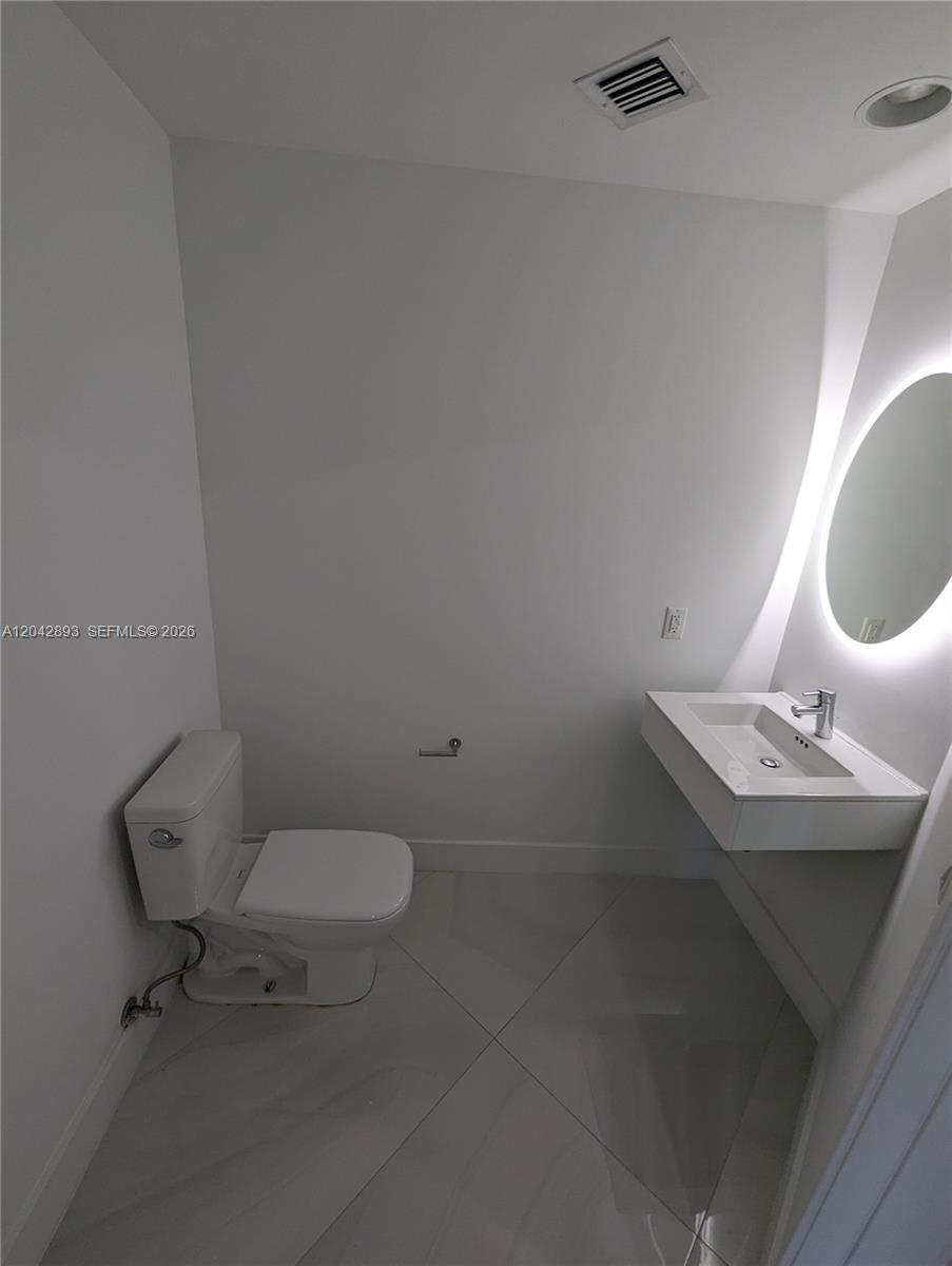 Photo of 17111 Biscayne Blvd  #1011, North Miami Beach, Florida, 33160 - 