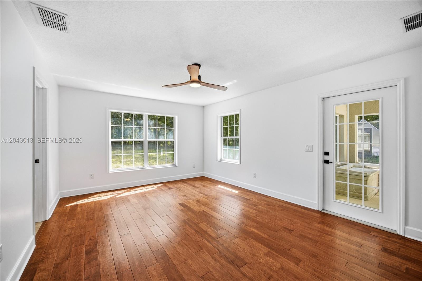   /   sq. ft. $ 2026-06-25 0 foto