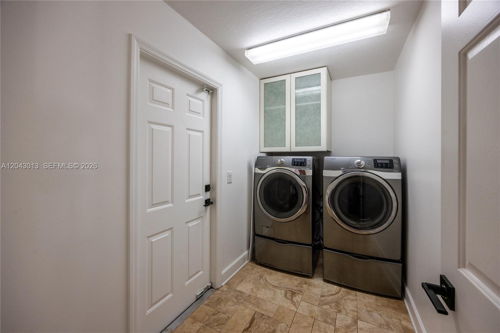  /   sq. ft. $ 2026-06-25 0 foto