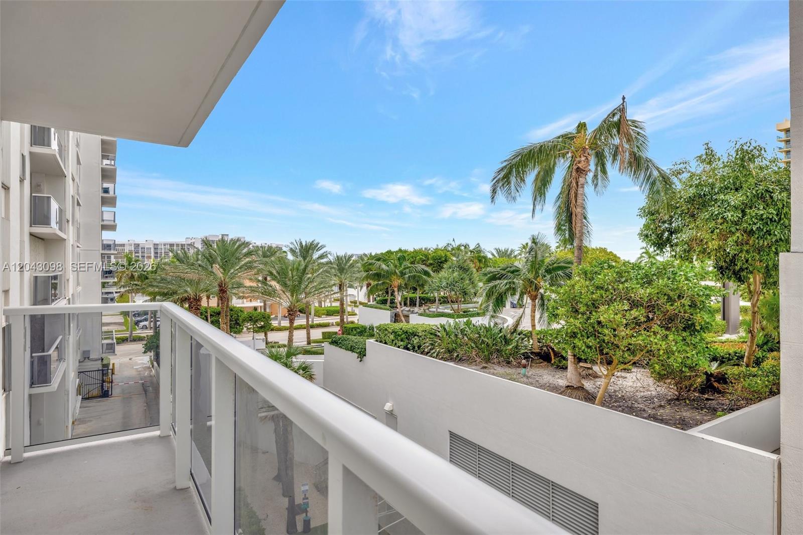 Photo of 2751 Ocean Dr #404N, Hollywood, Florida, 33019 -