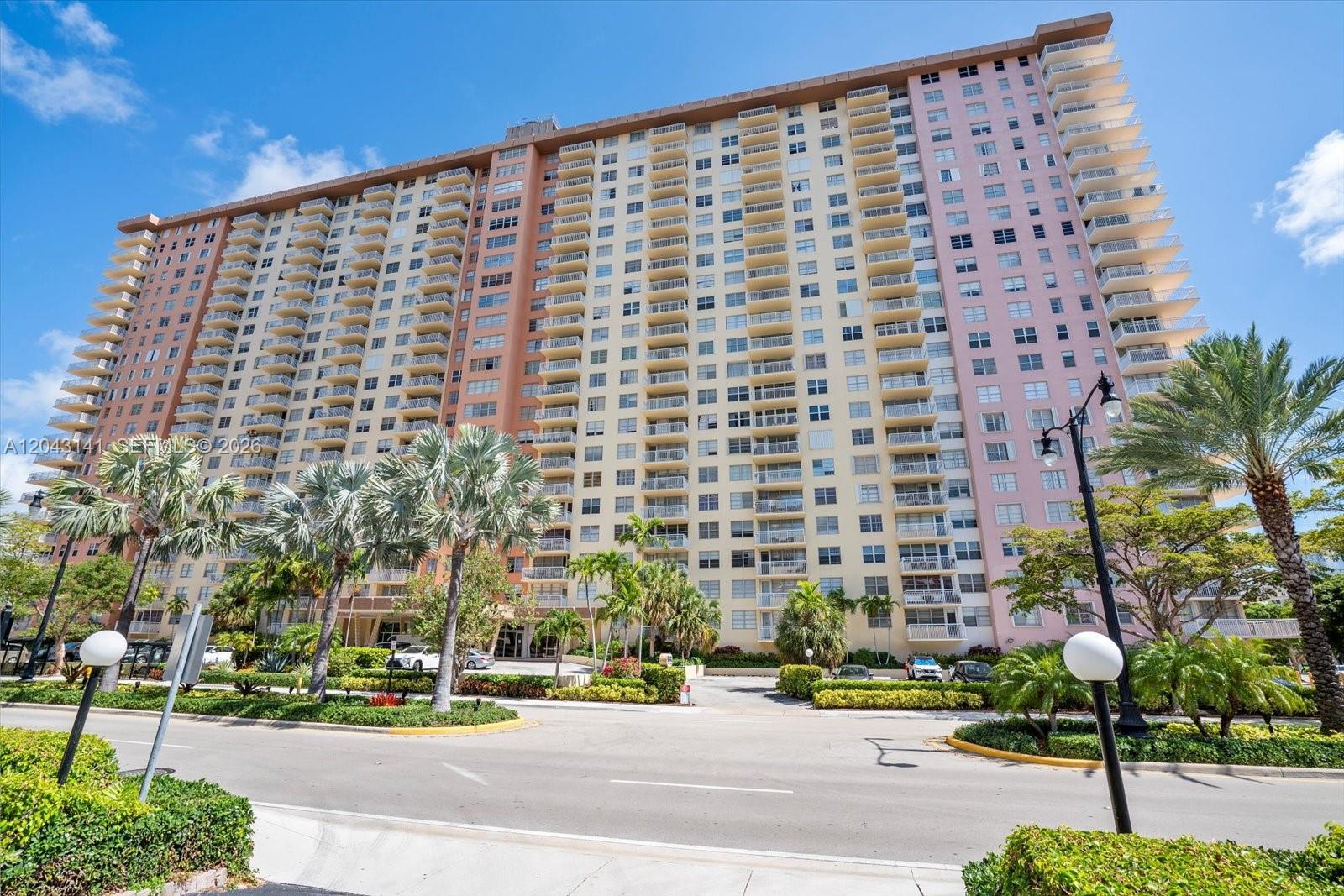 1607 1 / 2 943 sq. ft. $ 2026-06-25 0 foto