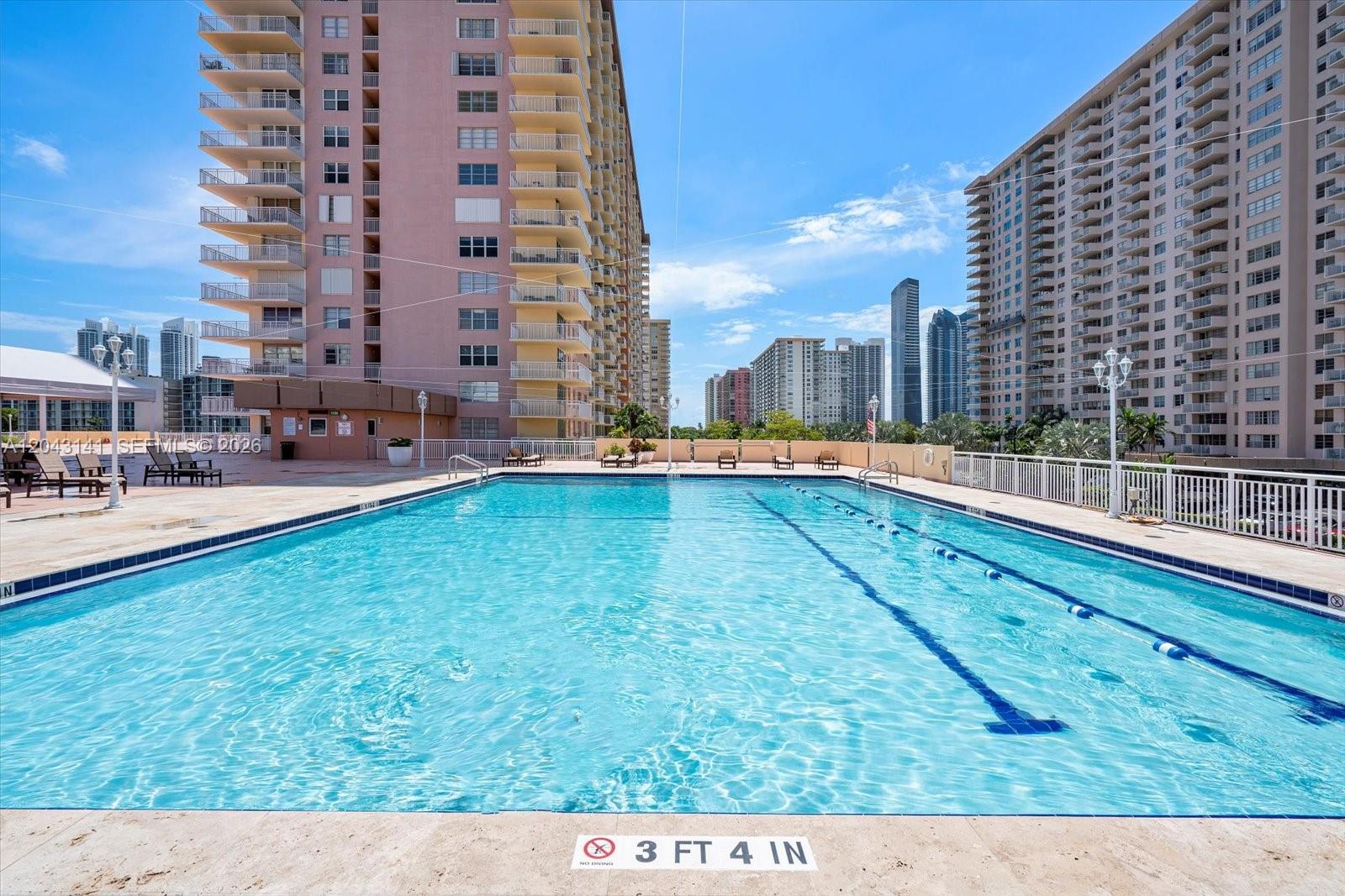 1607 1 / 2 943 sq. ft. $ 2026-06-25 0 foto