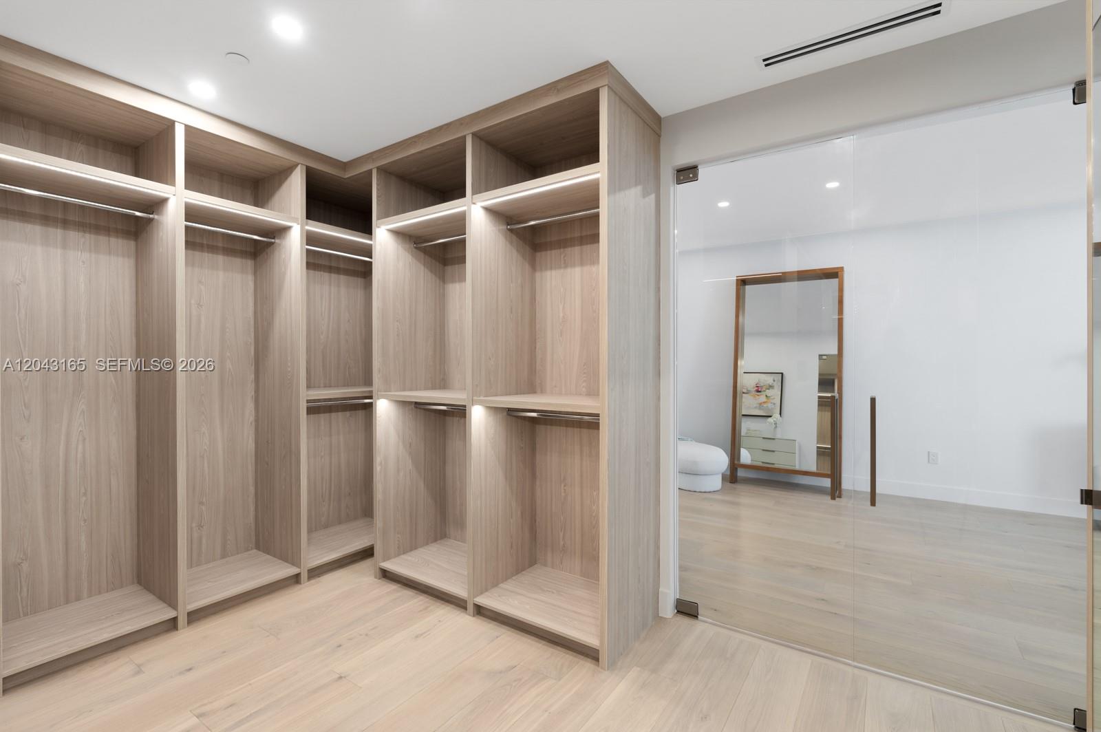 PH5002 5 / 5 8081 sq. ft. $ 2026-06-25 0 Photo