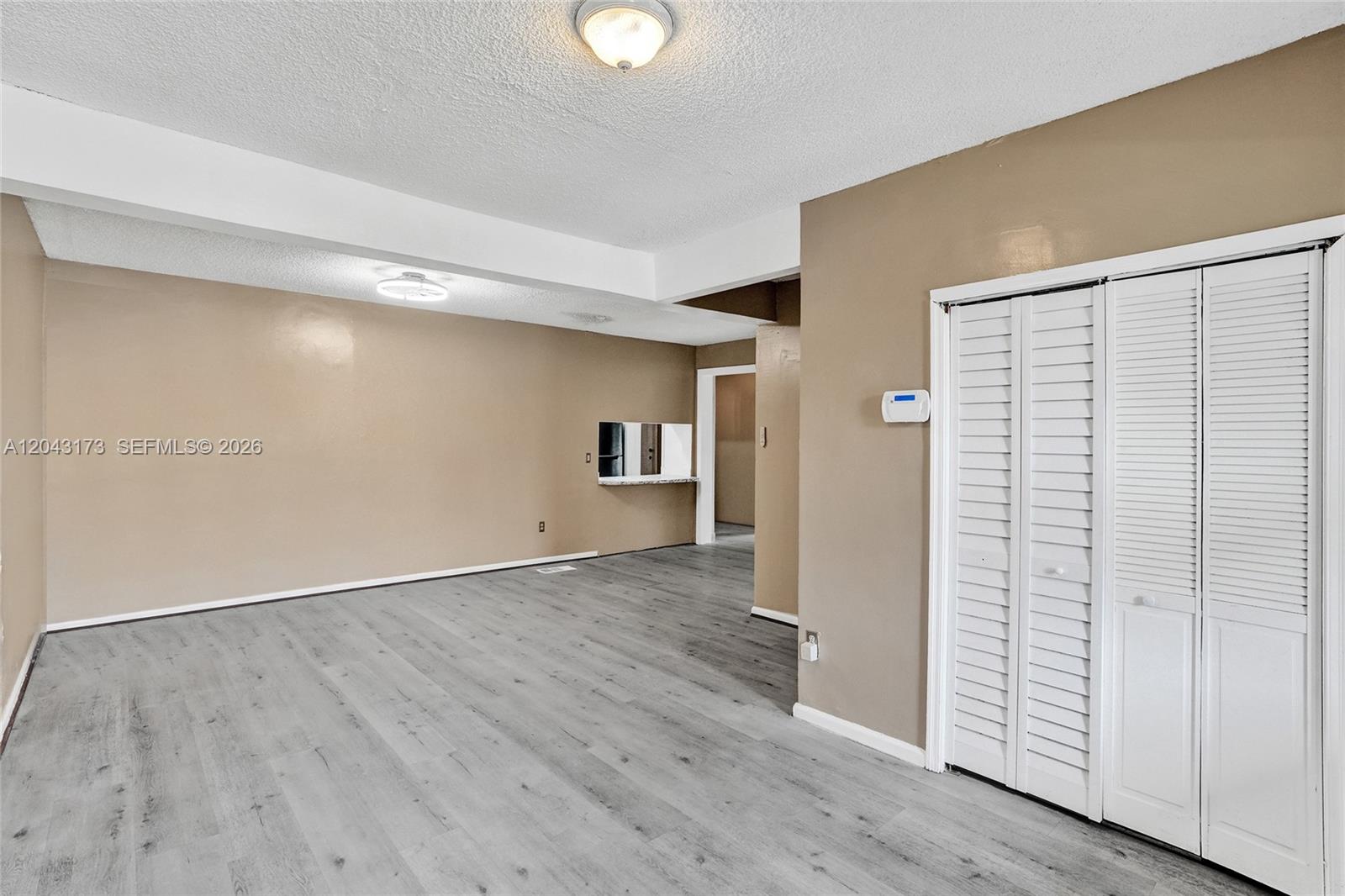 Ver detalles / 2563 sq. ft. $ 2026-06-25 0 foto