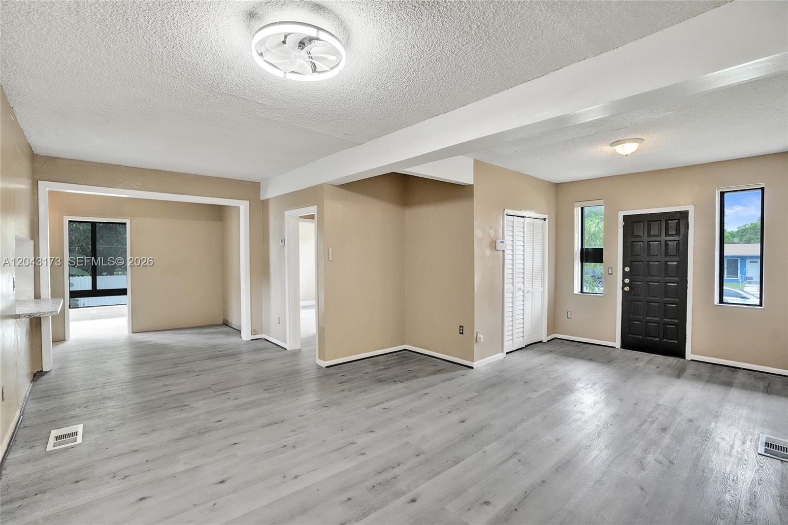 Ver detalles / 2563 sq. ft. $ 2026-06-25 0 foto