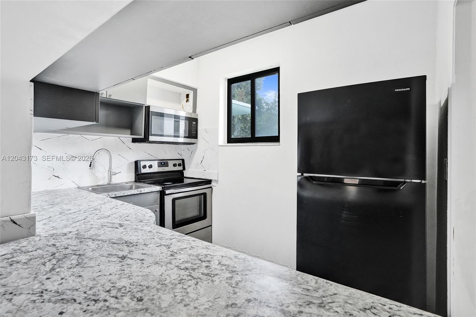 Ver detalles / 2563 sq. ft. $ 2026-06-25 0 foto
