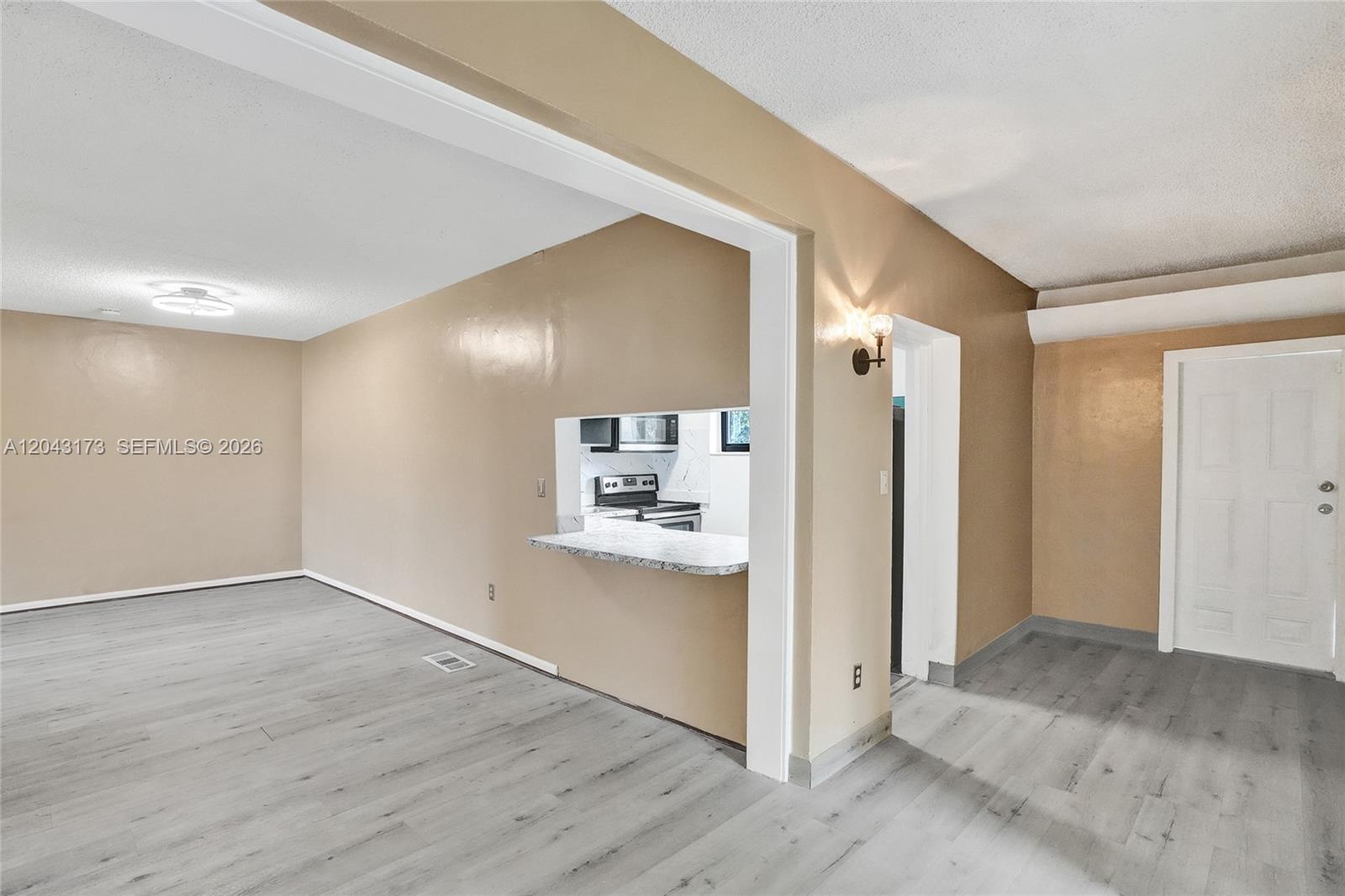 Ver detalles / 2563 sq. ft. $ 2026-06-25 0 foto