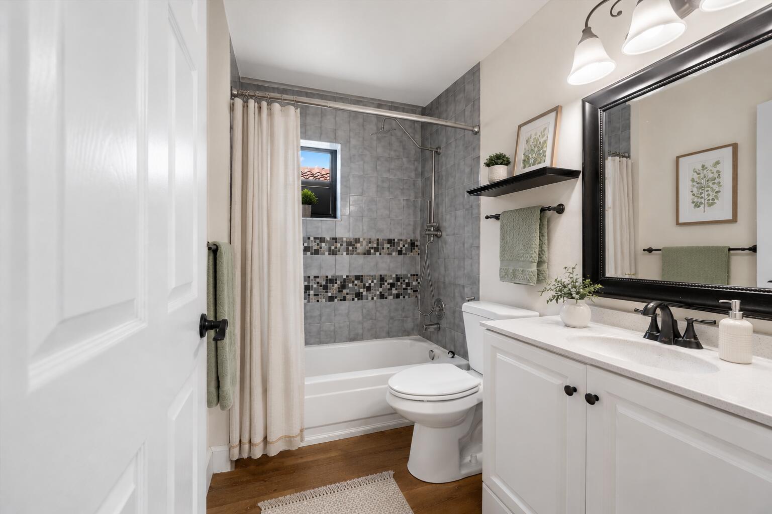 Ver detalles 1051 3 / 2 1426 sq. ft. $ 2026-07-10 0 foto