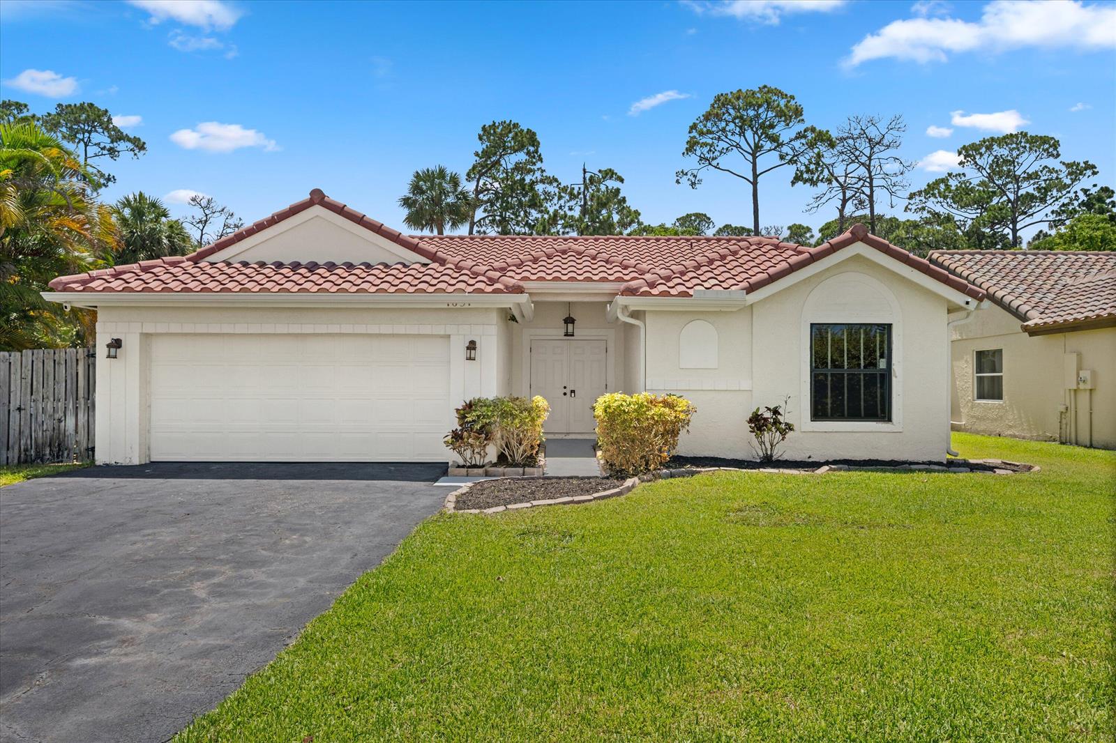 Ver detalles 1051 3 / 2 1426 sq. ft. $ 2026-07-10 0 foto