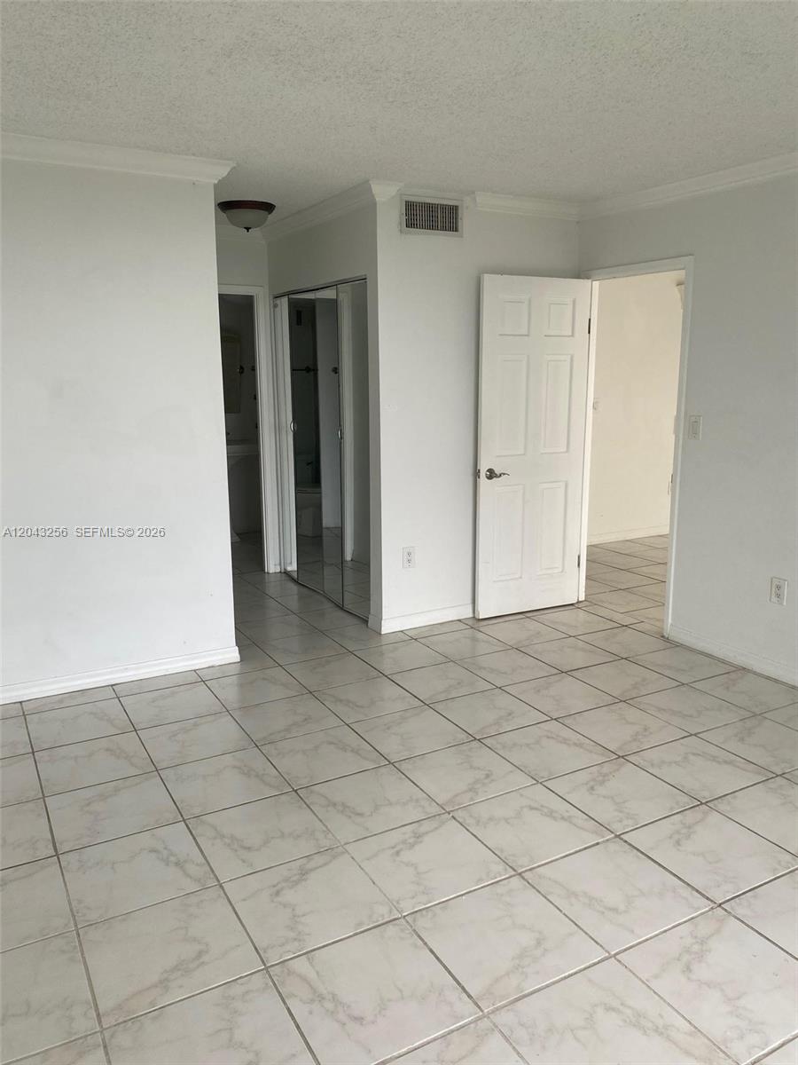 701W 1 / 1 801 sq. ft. $ 2026-06-25 0 foto