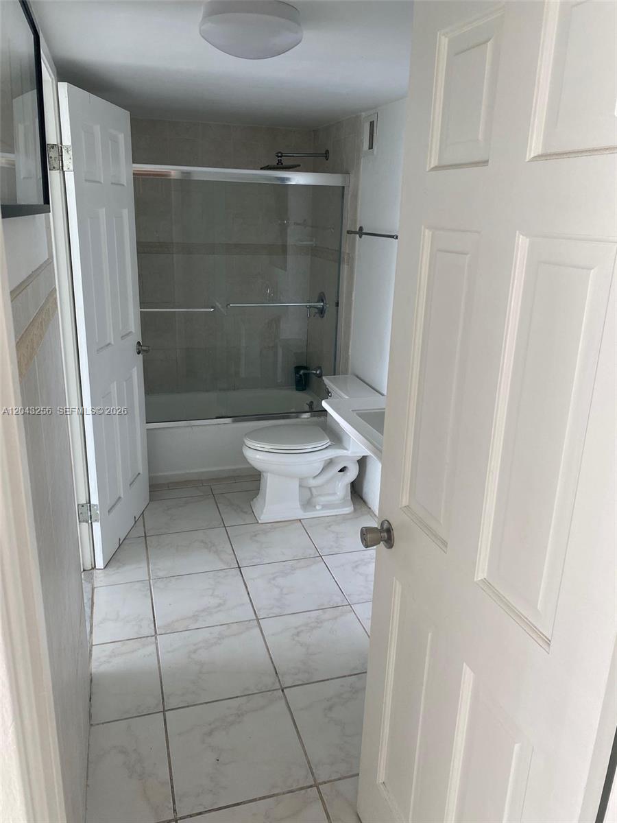 701W 1 / 1 801 sq. ft. $ 2026-06-25 0 foto