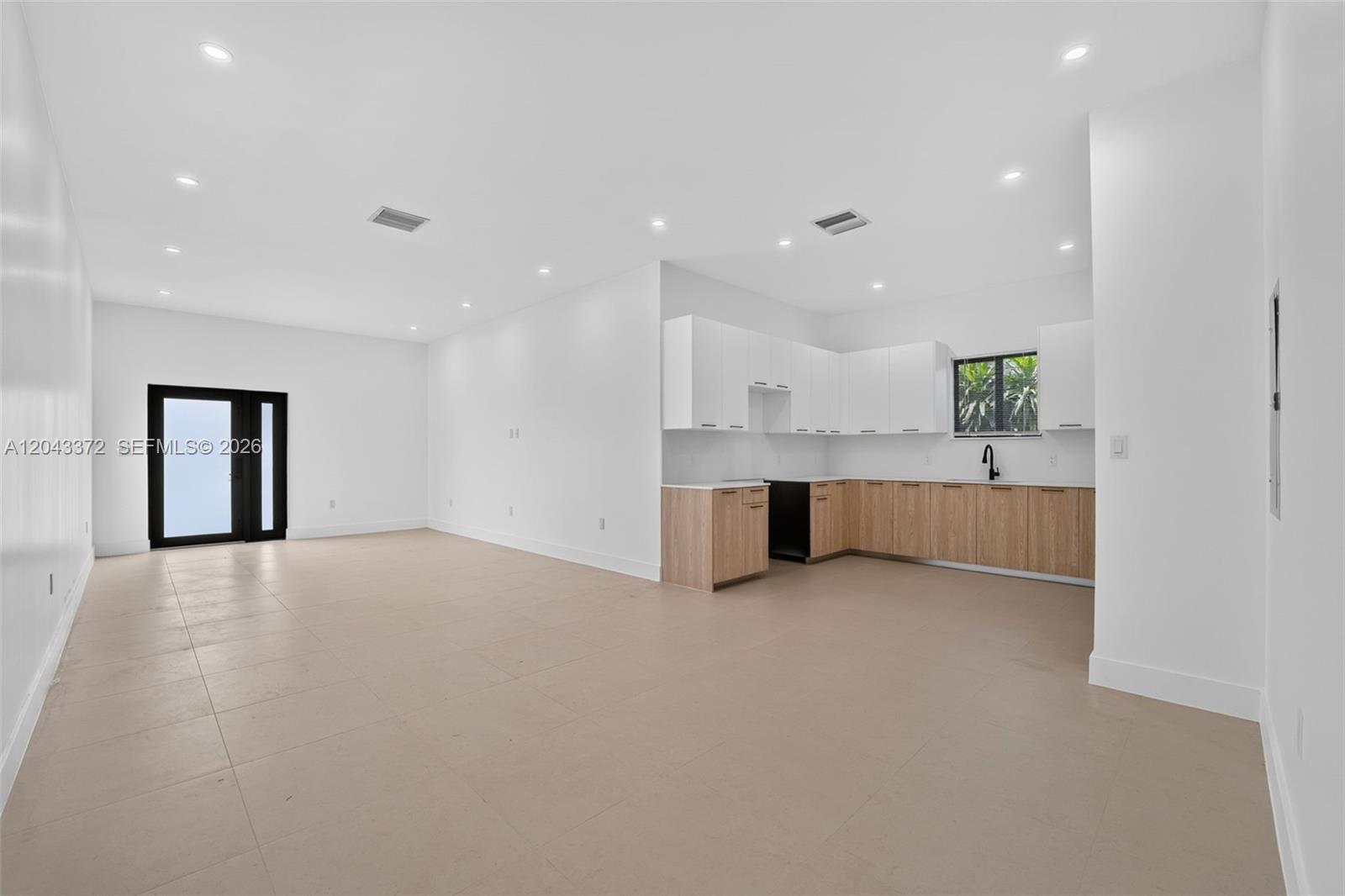   /  0 sq. ft. $ 2026-06-25 0 foto