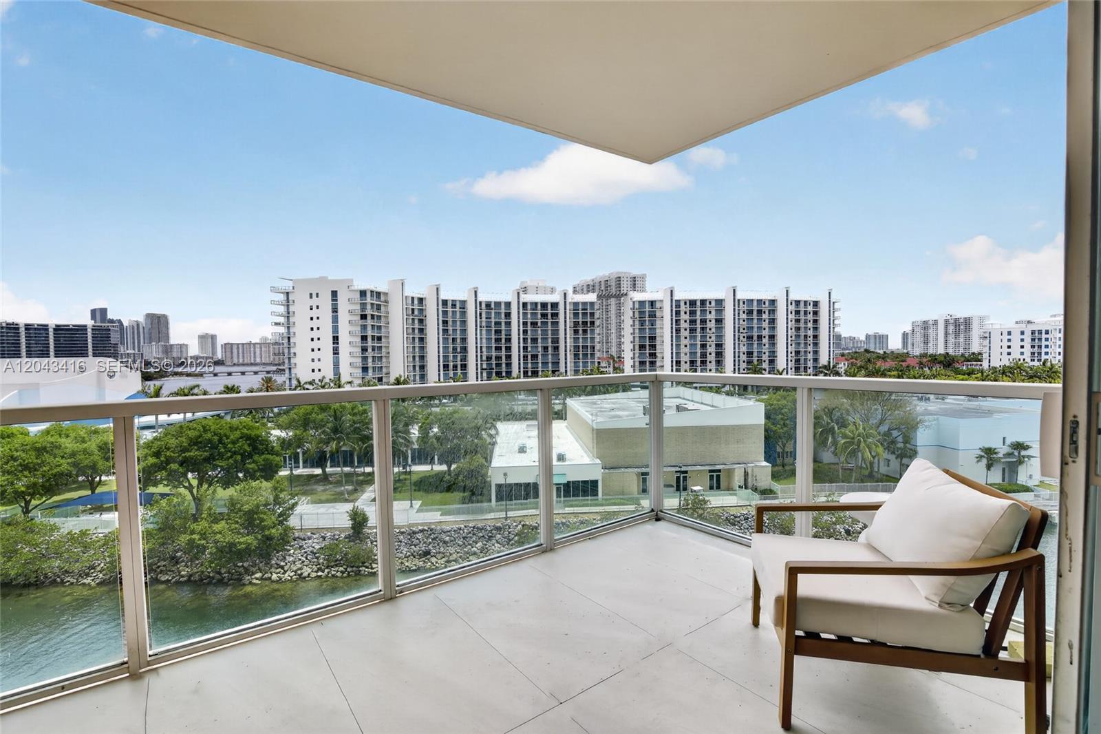 Photo of 3330 190th St  #718, Aventura, Florida, 33180 - 