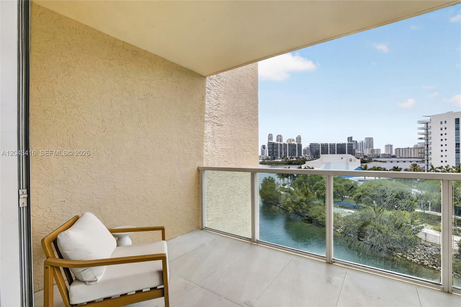Photo of 3330 190th St  #718, Aventura, Florida, 33180 - 