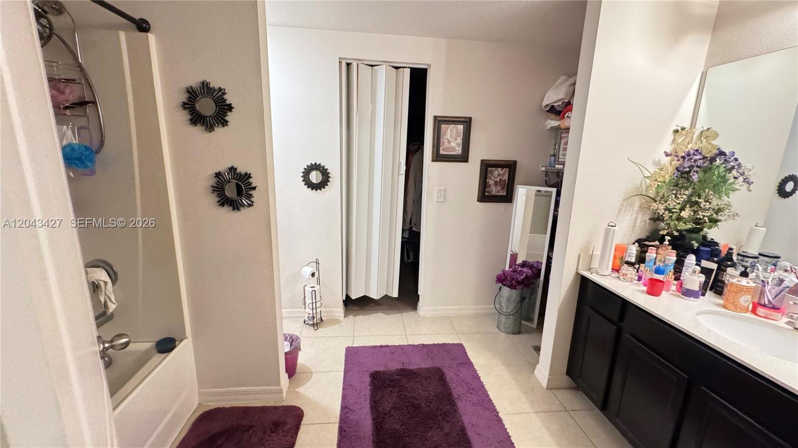 1012 3 / 2 1401 sq. ft. $ 2026-06-25 0 foto