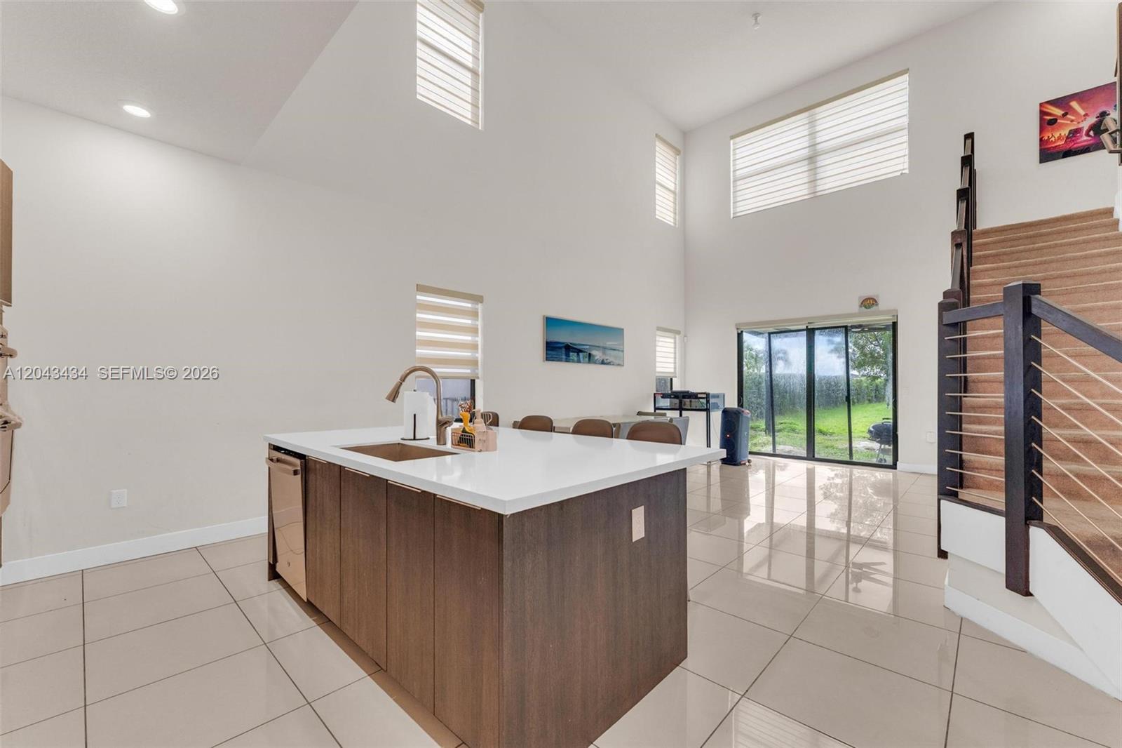 8822 5 / 4 3050 sq. ft. $ 2026-06-25 0 foto