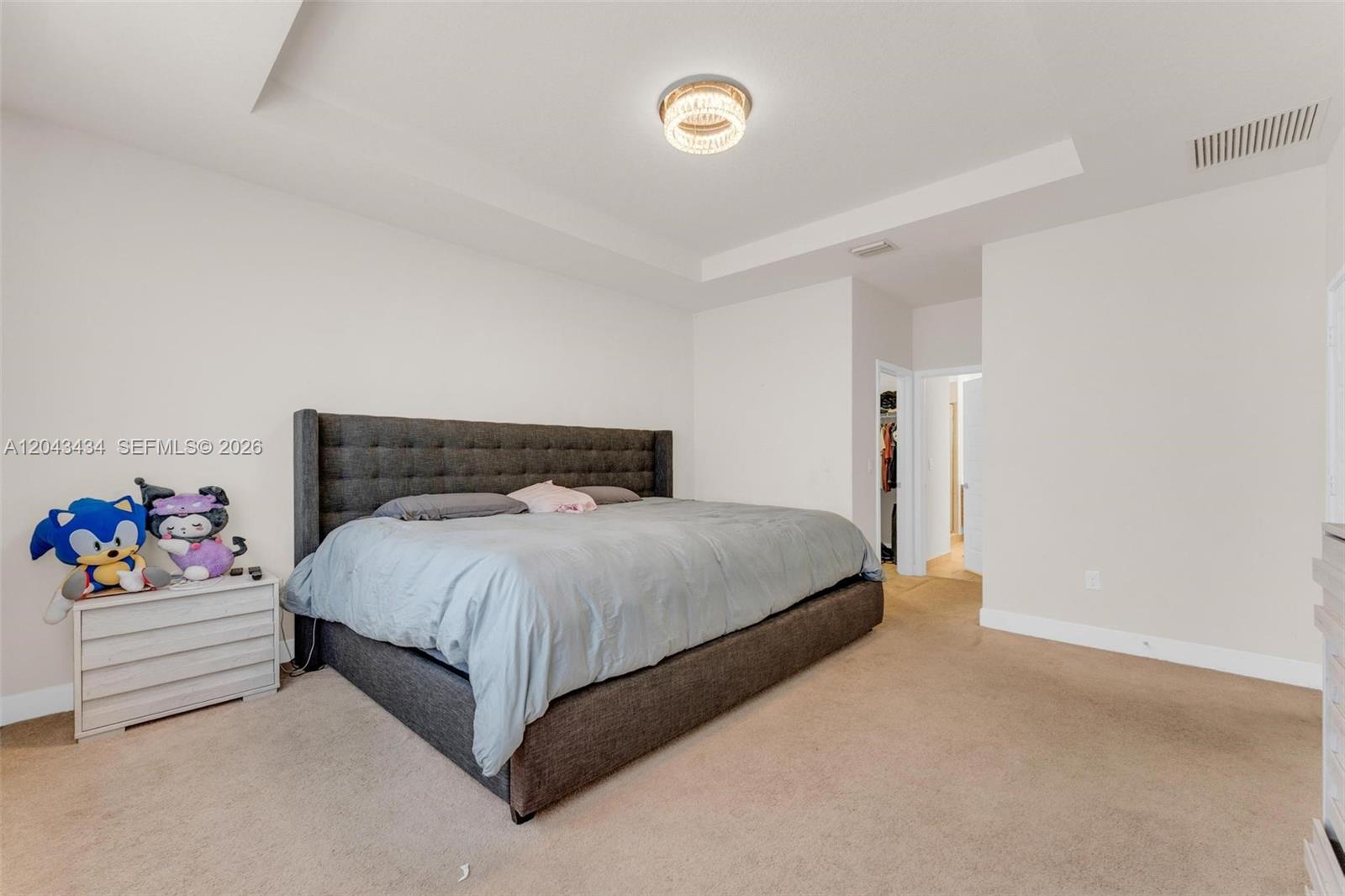 8822 5 / 4 3050 sq. ft. $ 2026-06-25 0 foto