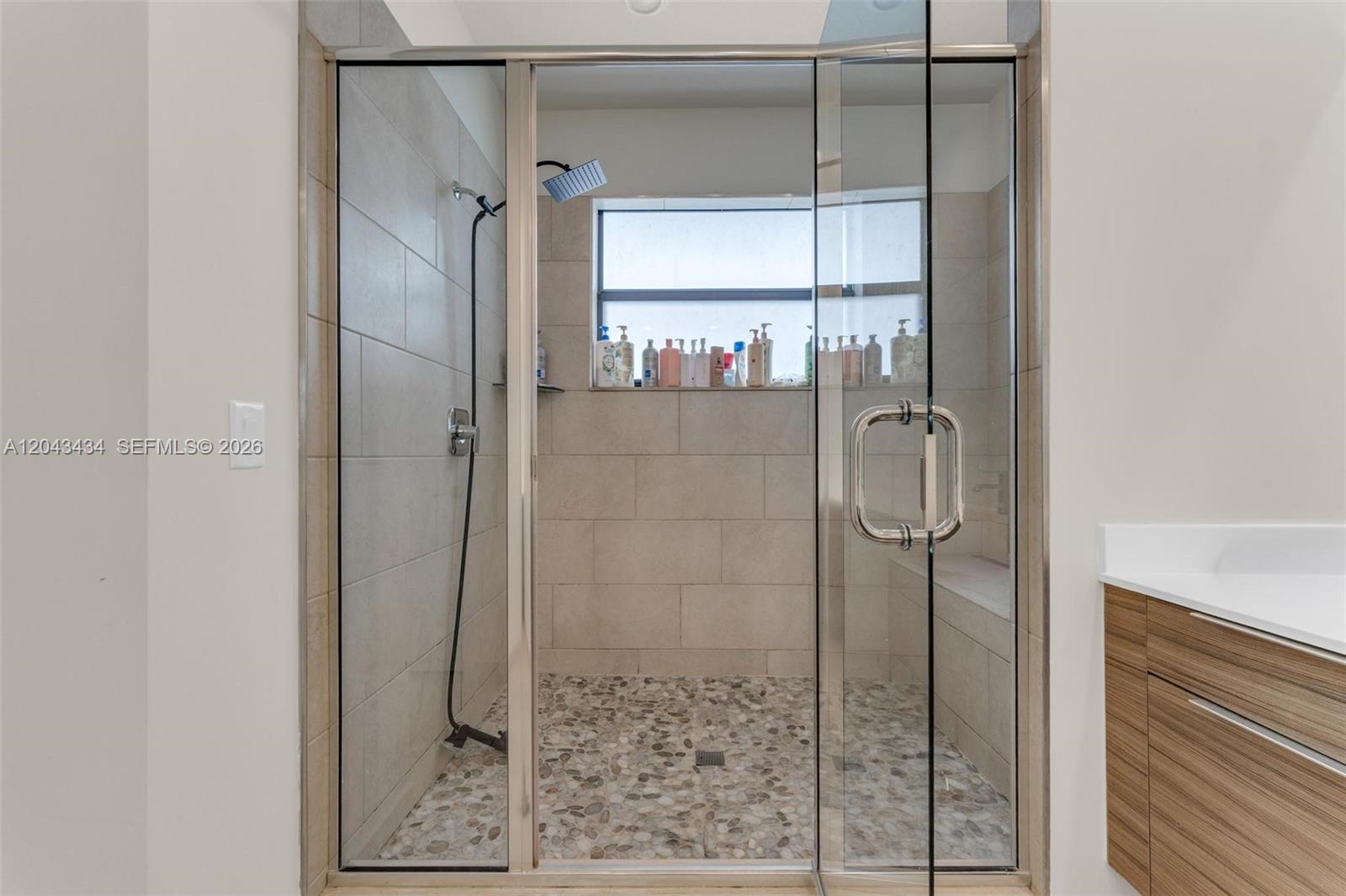 8822 5 / 4 3050 sq. ft. $ 2026-06-25 0 foto