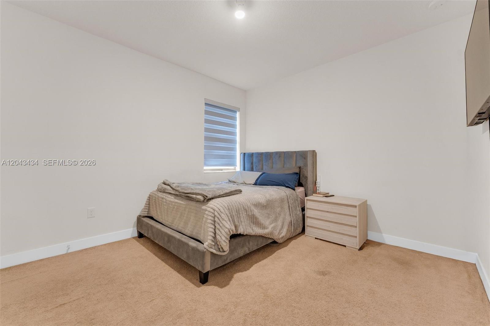 8822 5 / 4 3050 sq. ft. $ 2026-06-25 0 foto