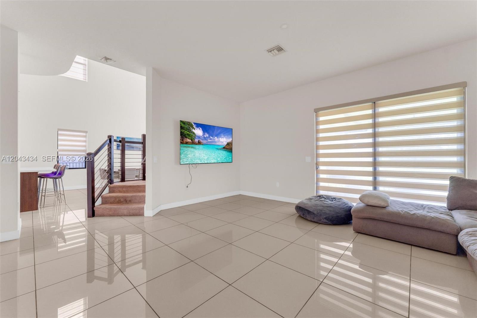 8822 5 / 4 3050 sq. ft. $ 2026-06-25 0 foto